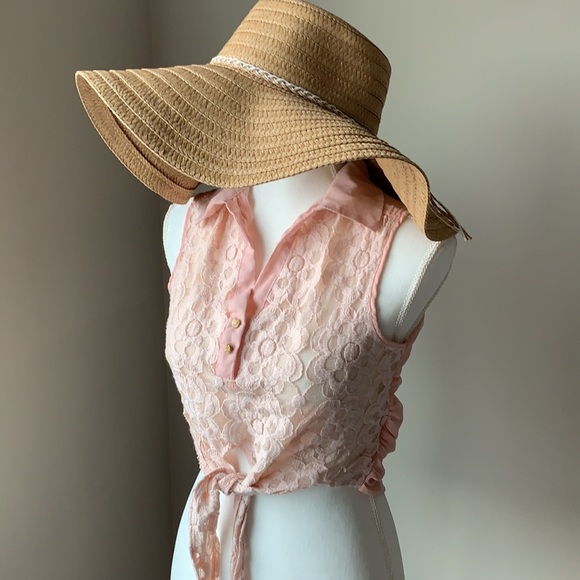 Suzy Shier crop top with tie knot in front - Picture 2 of 10